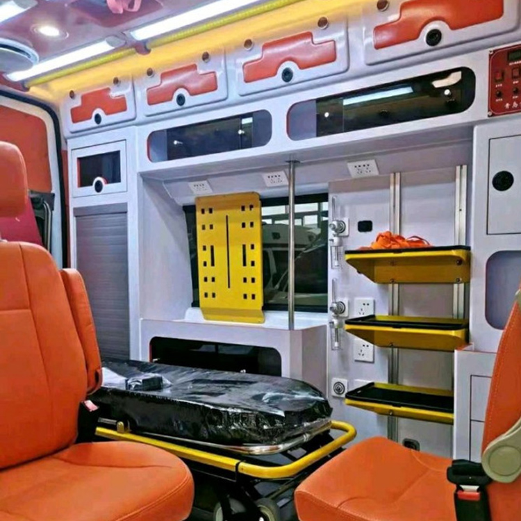 潮阳长途救护车护送病人租赁价格